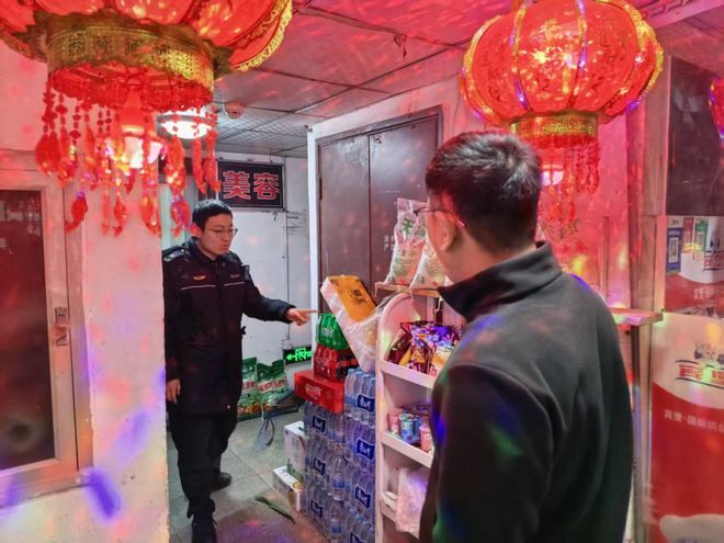 违章停车_城管进社区 私设充电桩整改 社区治理服务